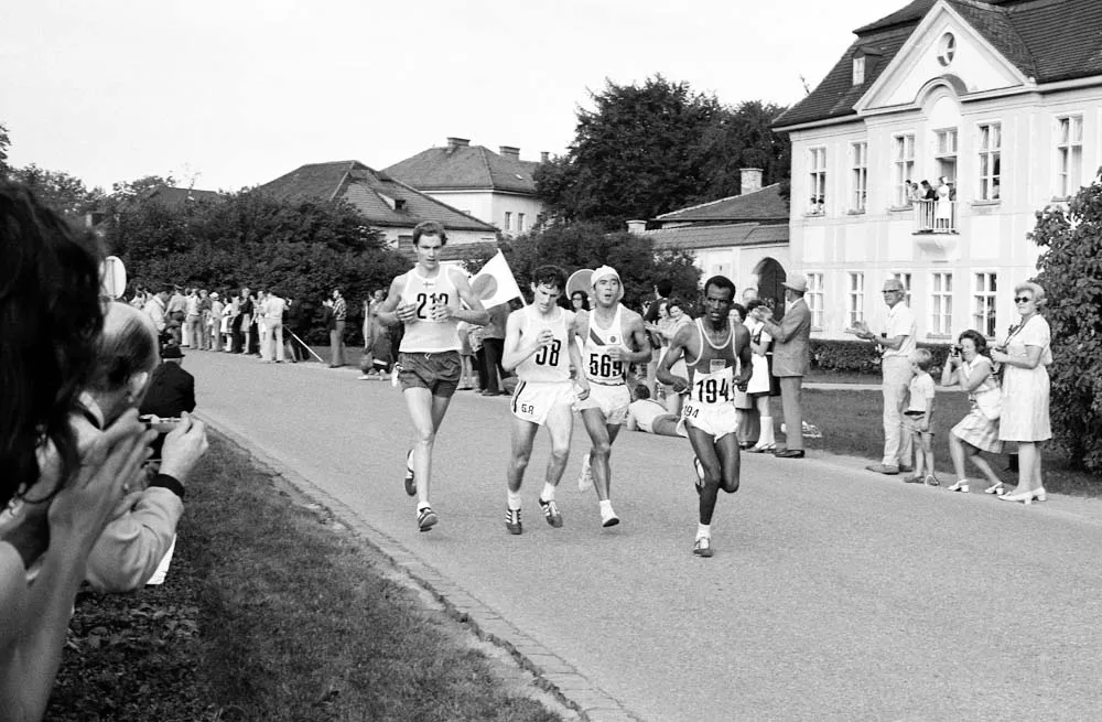 1972 Akio Usami